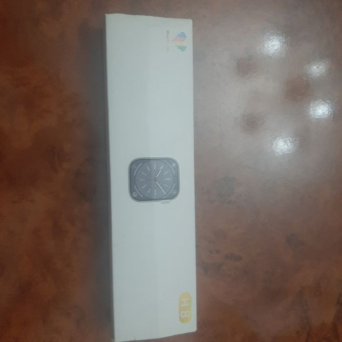 Продам часы smart watch H8