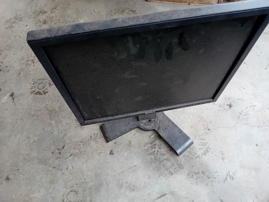 Продавам работещи монитори