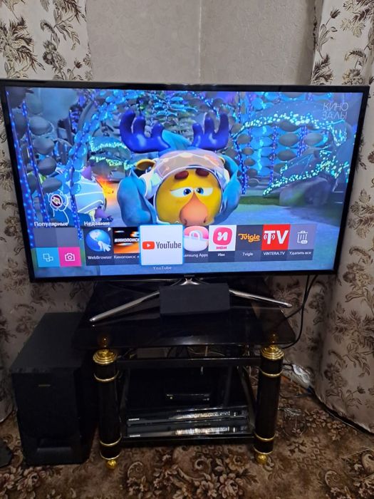 Продам смарт телевизор самсунг
