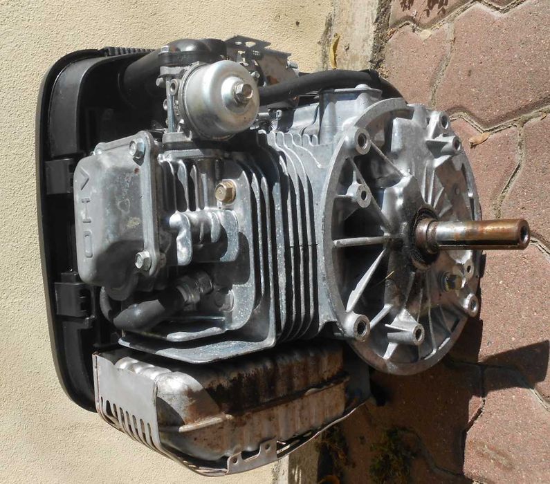 Kawasaki motor benzina 6 hp ax vertical