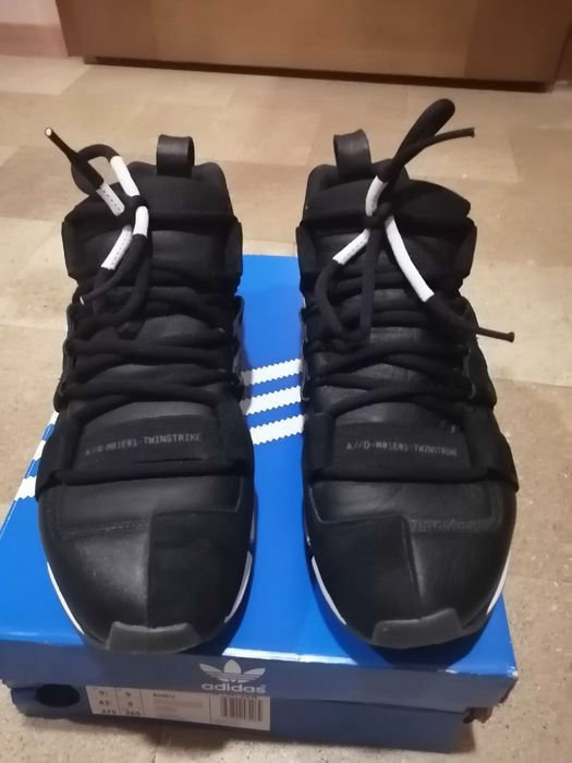 Продавам маратонки Adidas Twinstrike ADV Stretch Leather. Нови