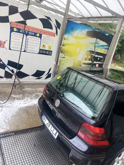 Vand/schimb Golf 4 1.4 benzina (piese noi)