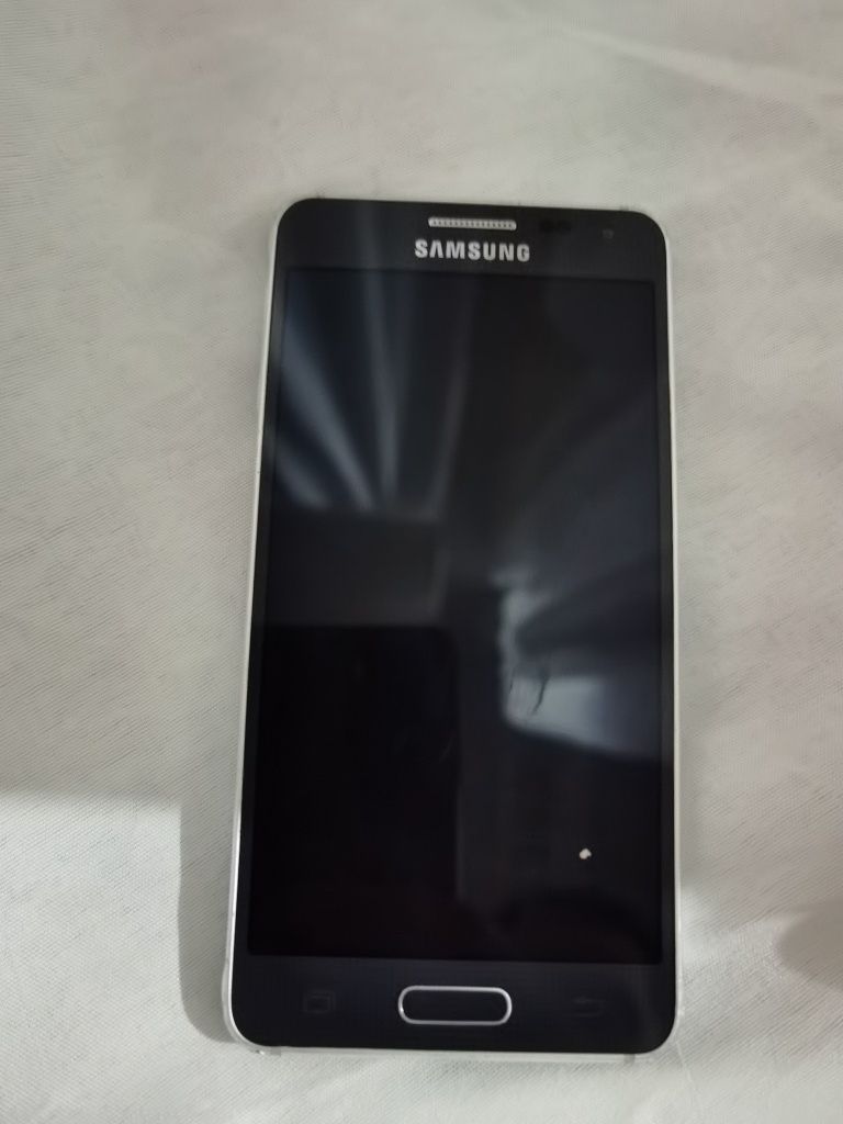 Samsung alfa sotiladi radnoy xolati zo'r