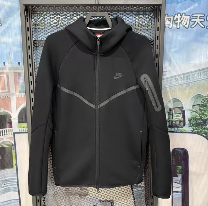 Продам почти новую Nike Tech Fleece XL