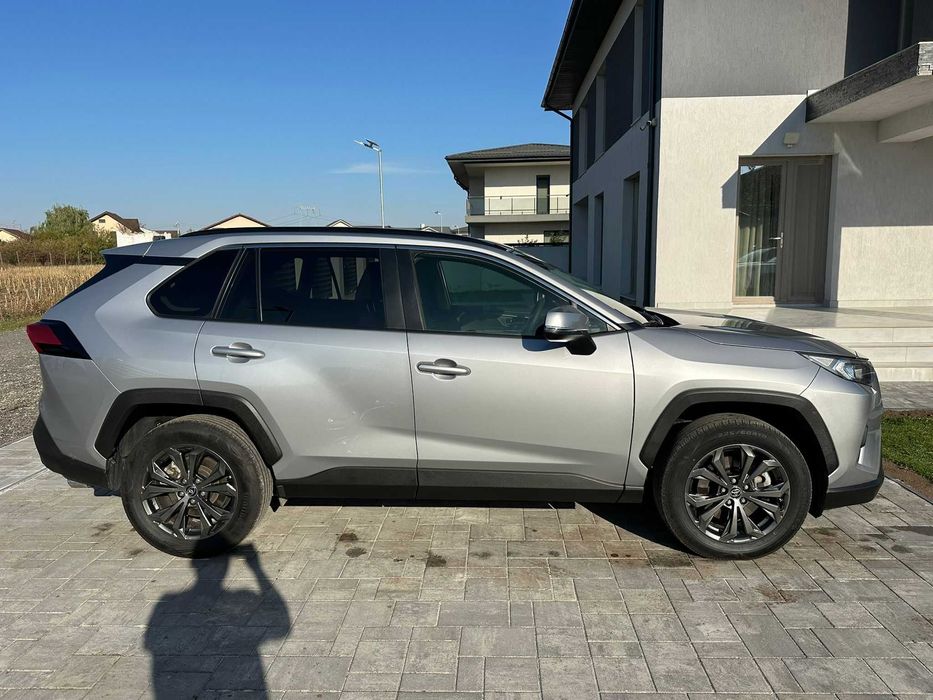 Toyota RAV4 2.5 Hybrid Business Distronic 98.000km 2022