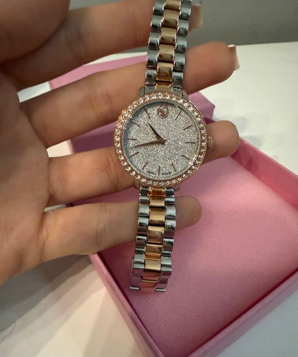 Часовник Swarovski