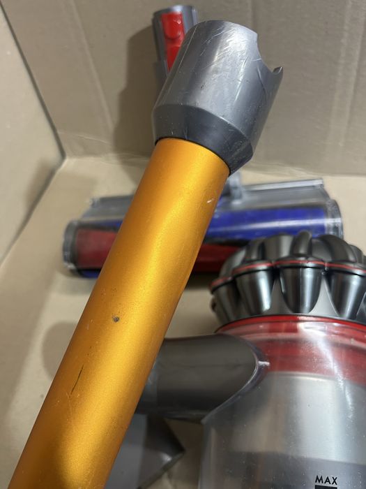 Aspirator Dyson V8
