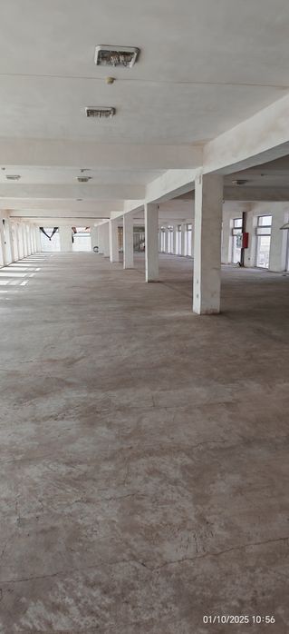 Ijaraga noturar bino 3500 m/kvadrat maydonga ega savdo kompleks