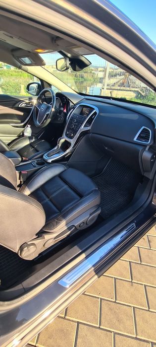 Vând Opel Astra J GTC