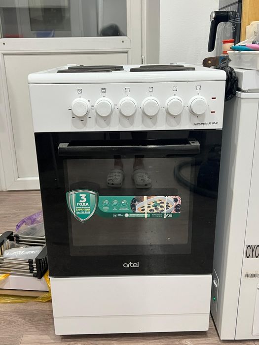 Продаётся электрическая плита Artel