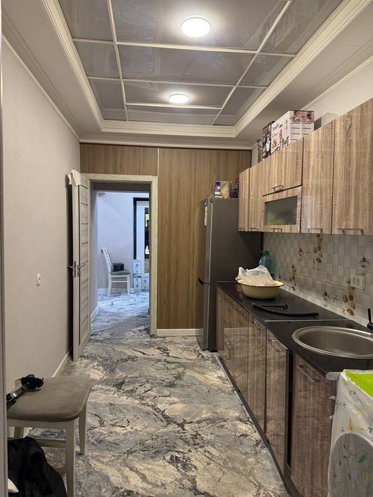 Chilonzor 20kv   1-dom
1-etaj 3 xonali 9 etajlik dom