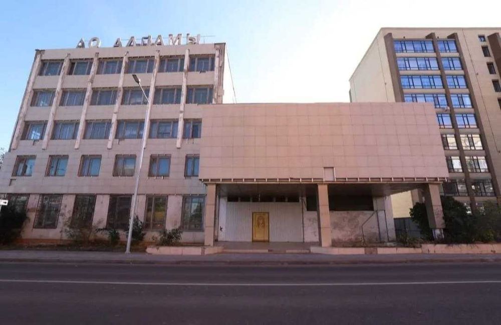 Отдельно-стоящее здание в Центре города.