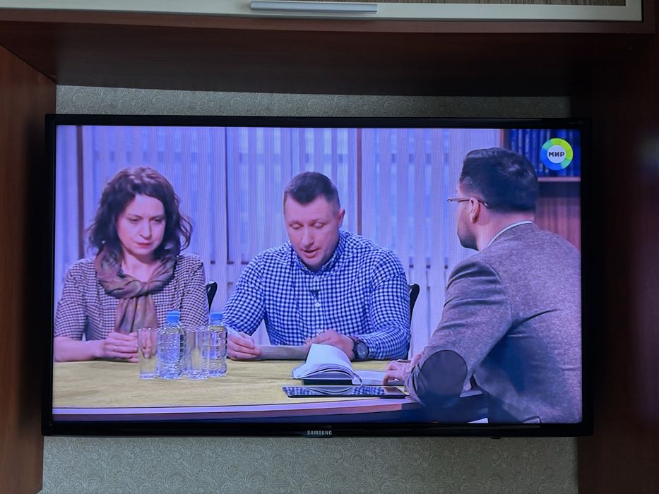 Продам Телевизор 92*54 без wi-fi