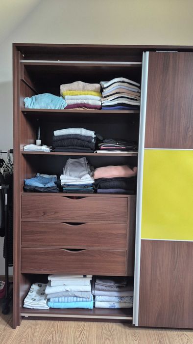 Dulap ca nou produs de Amica