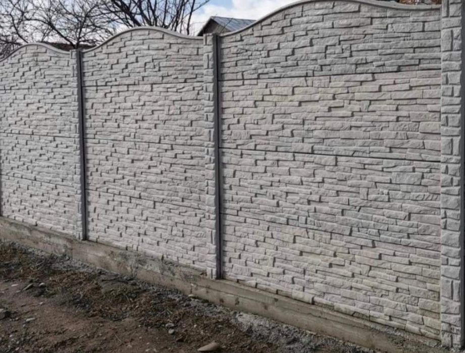 Gard din placi de beton
