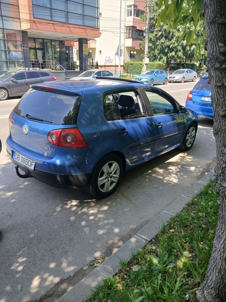 Vând golf 5 1.9Tdi cu 105 cp cod motor BKC