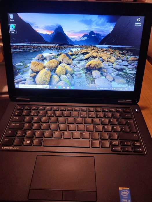 Бизнес клас лаптоп/компютър Dell Latitude E5250