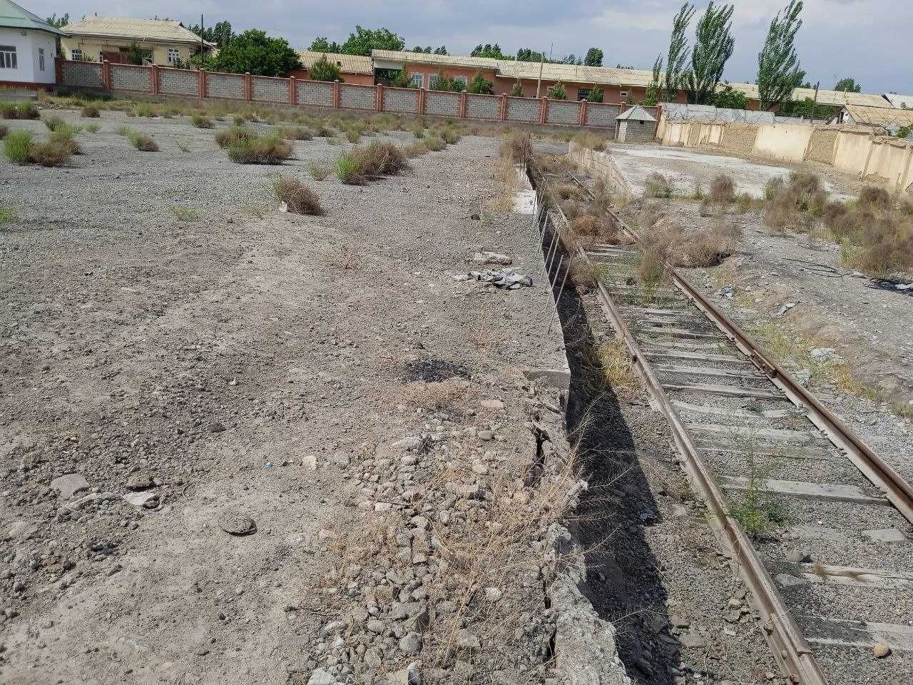 Чуст туманида база сотилади. Майдони 1.14 га.