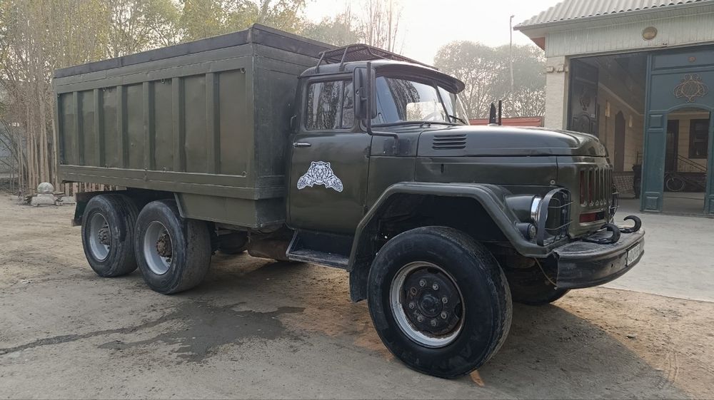 Zil 131 sotiladii zil ideal xolatta dakument toza ishonarli