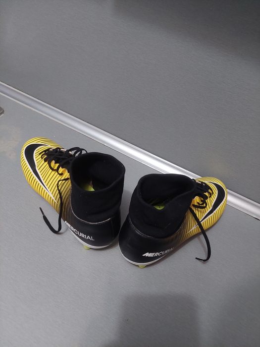 Бутонки нике меркуриал