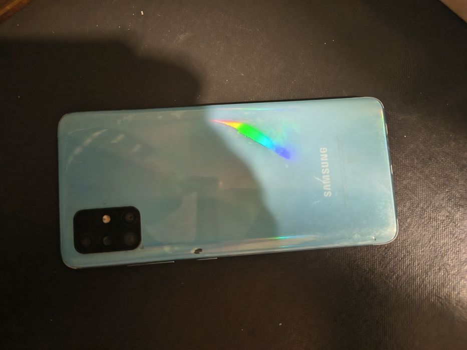 Vând Samsung a51
