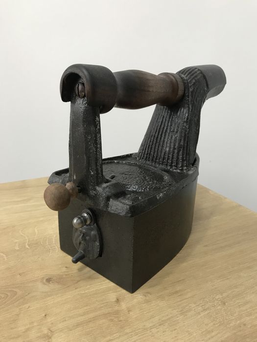 Fier de calcat cu capac detasabil RAR !