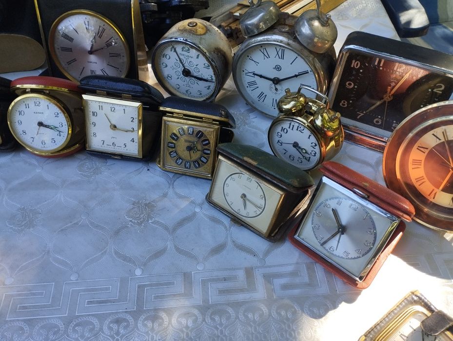 Vând lot ceasuri de masă și călătorie  vintage