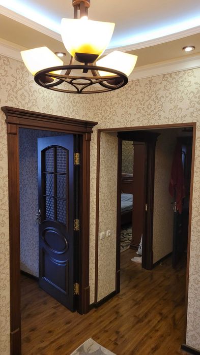 2-комн  кв  Шахристанском в Банковсковском доме  83 м2