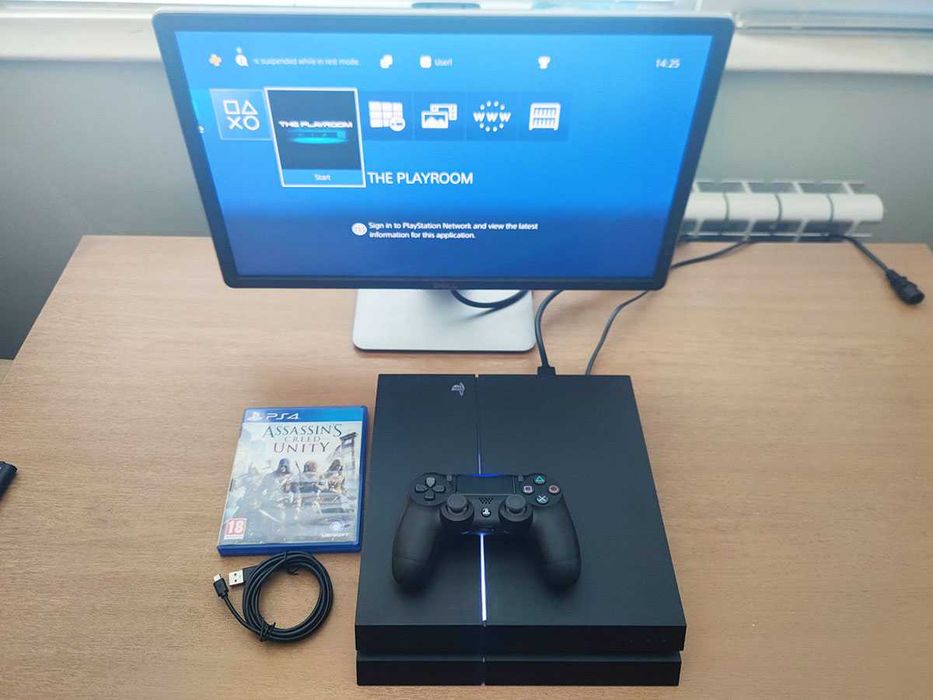 Playstation 4 със джойстик, кабели и подарък игра, PS4 конзола