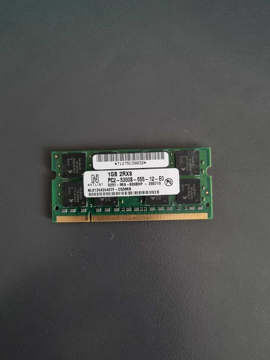 Memorie RAM 4GB-1GB