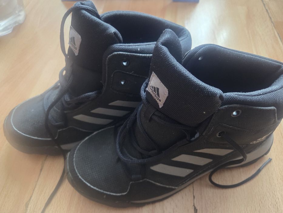 Адидас зимни обувки