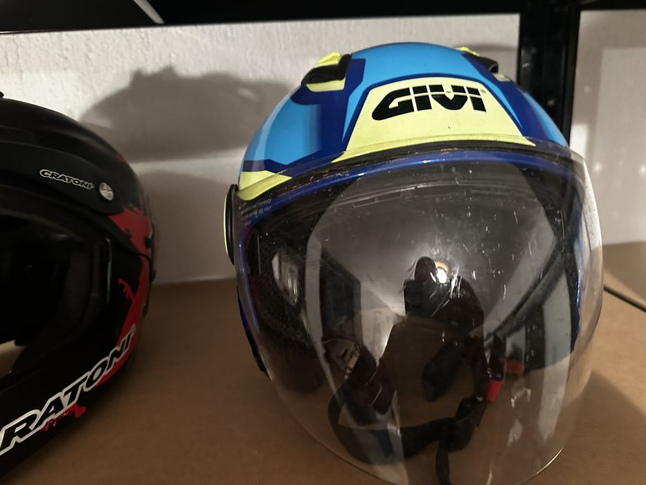 Каска за скутер Givi