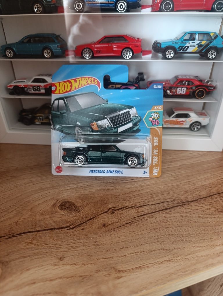 Колекционерски коли Hot wellies

Hot wheels Mercedes,Audi