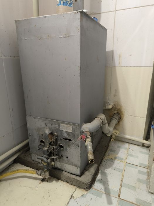 Отопительный газовый котёл, напольный