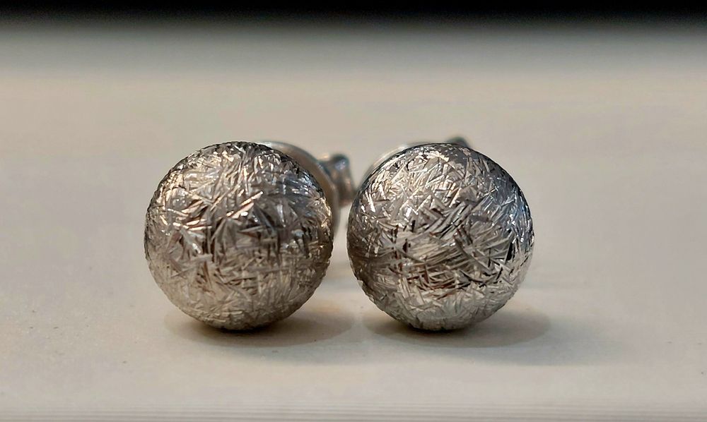 Оригинальные золотые гвоздики