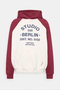 WRSTBHVR District Hoodie ruby wine