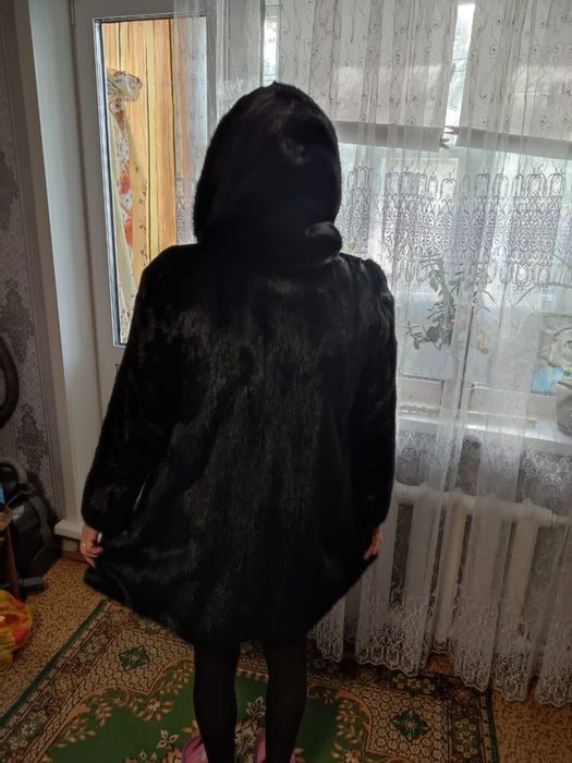 Продам шубу  норка трапецыя новая.