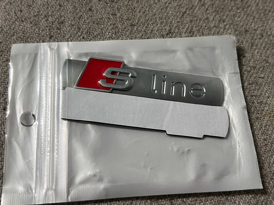 Set 3 embleme originale S line Audi pentru grila aripi si interior