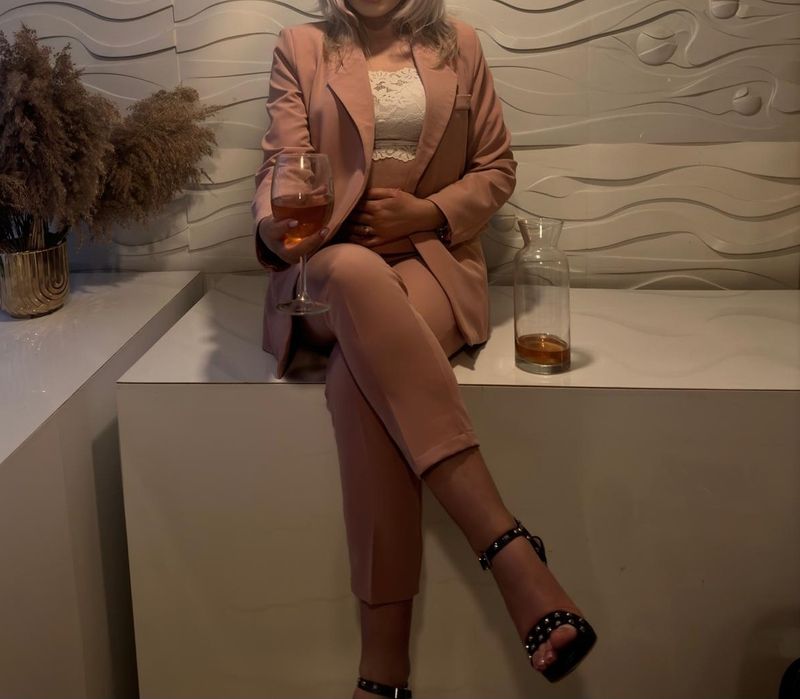 Costum kaejol-elegant, roz pudrat