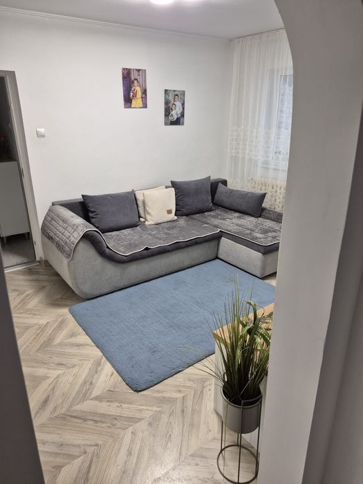 Vând apartament cu 4 camere