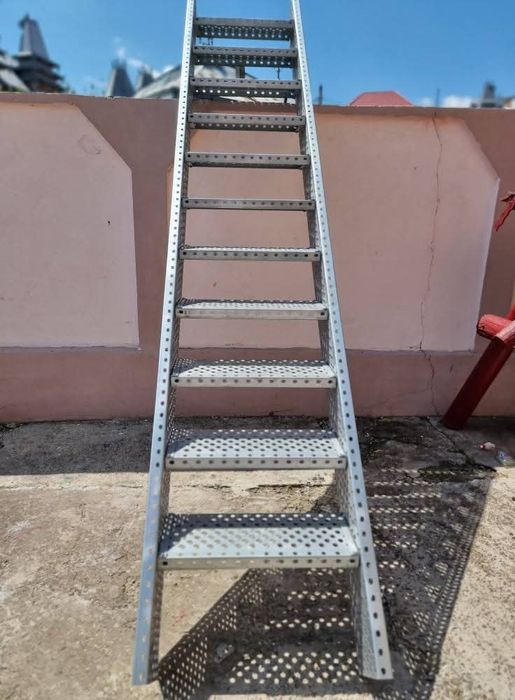 Scări metalice galvanizate la orice demisiune asiguram transport ori u