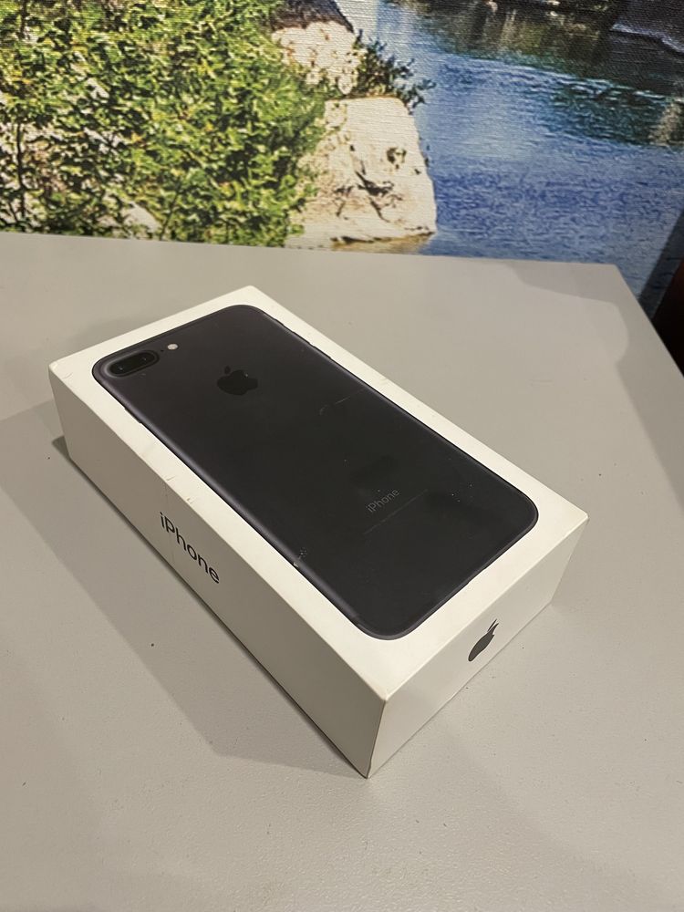 Продам IPhone 7+