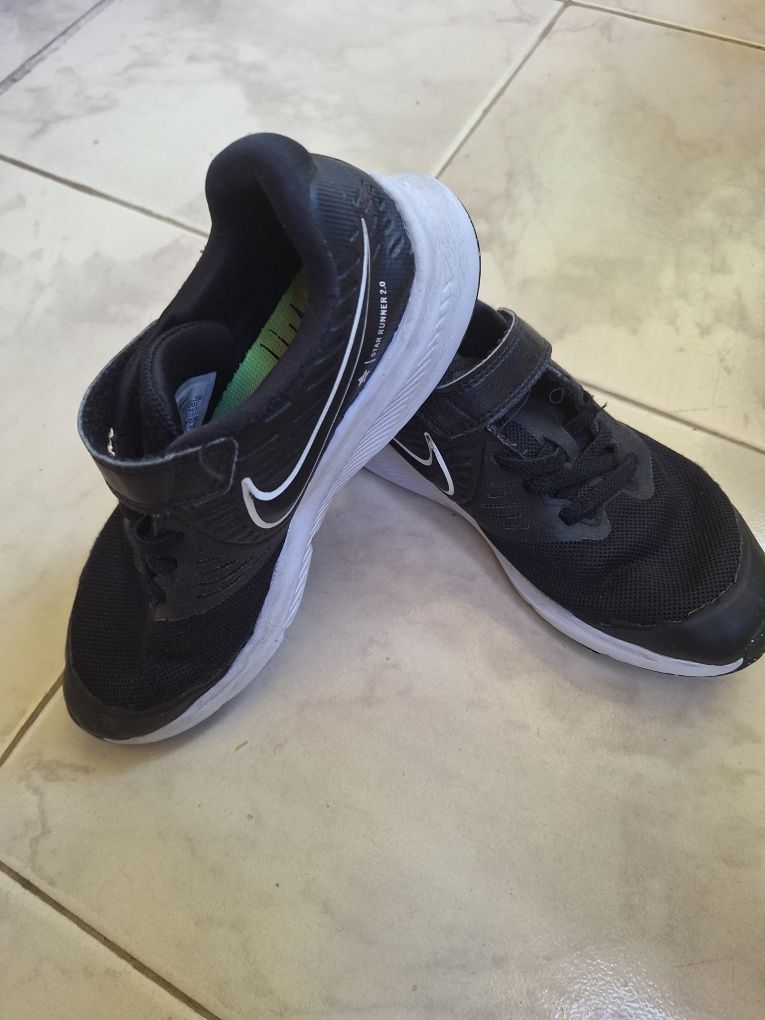 Маратонки Nike № 33
