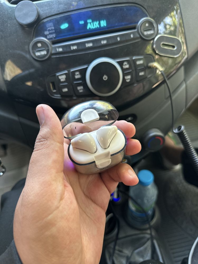 naushnik Airpods Lenovo lp12 sotiladi