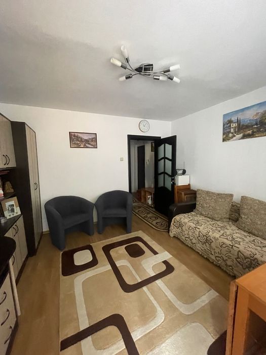 Se închiriază apartament 2 camere zona supermarket Adridan Dărmănești!