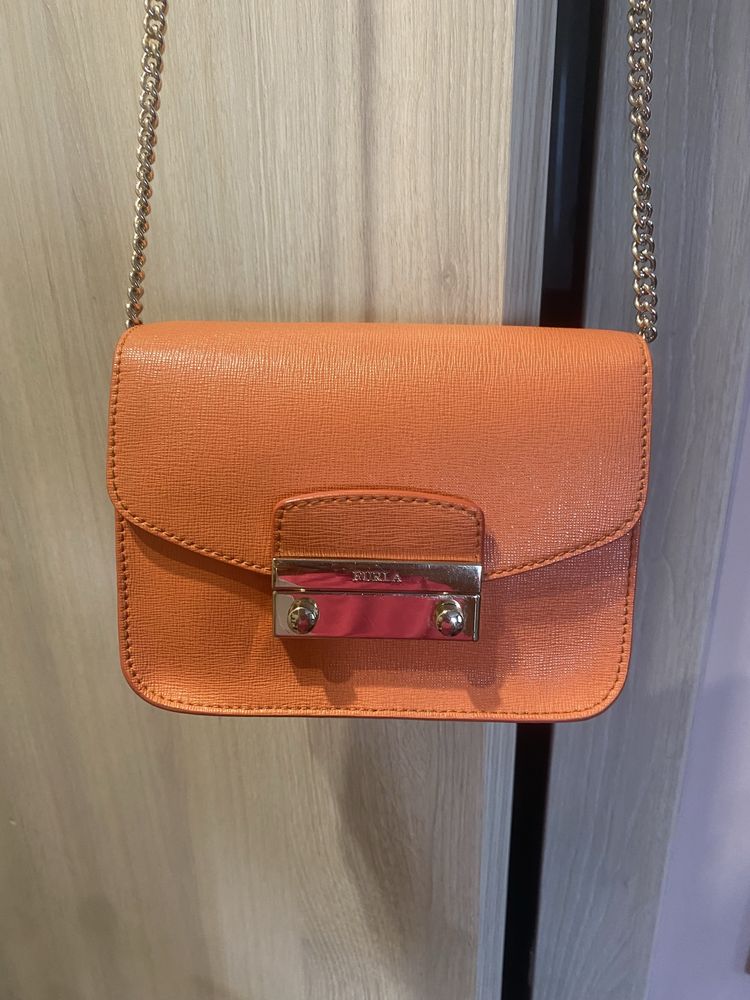 Furla metropolis