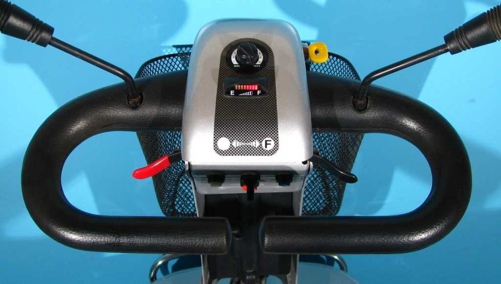 Scuter electric handicap/Invalizi Shoprider - 6 km/h