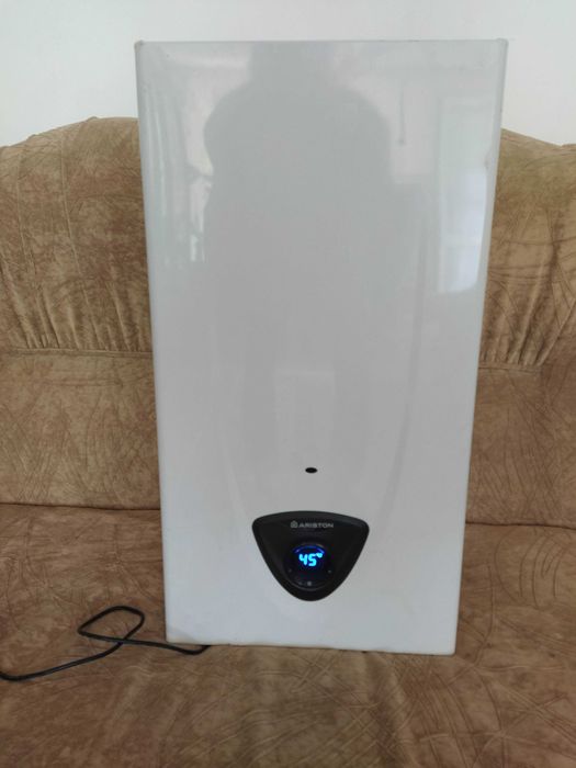 Instant apa calda pe gaz, Ariston Fast Evo ONT C 11 NG