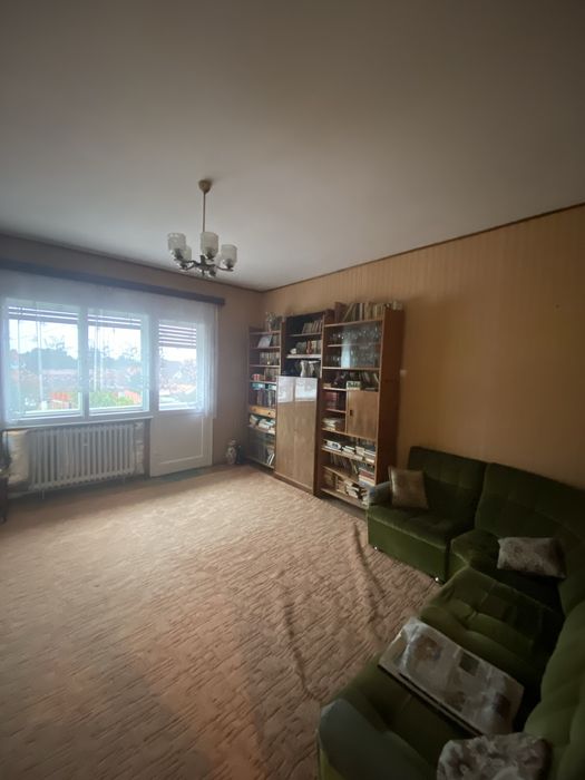 Apartament cu 3 camere si garaj, zona centrala