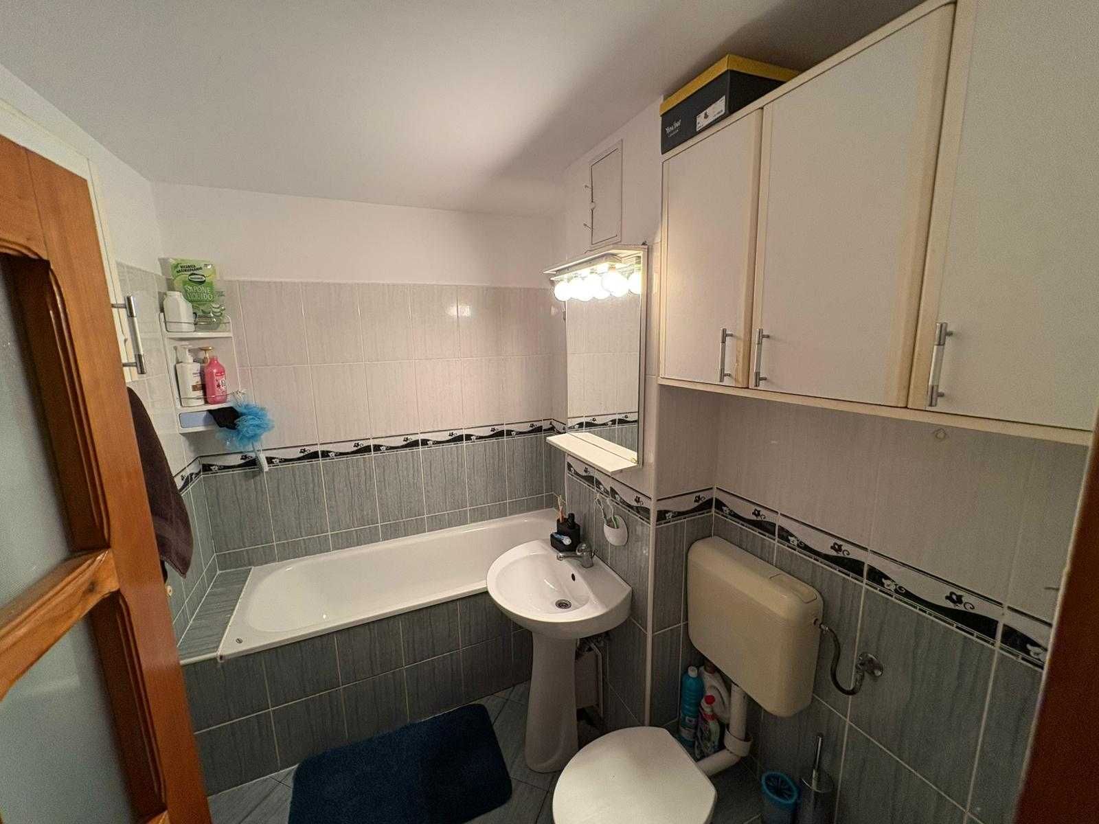 Apartament 3 camere, zona Nord, strada Calugareni, Bacau